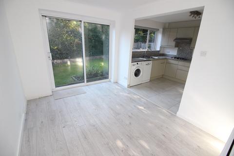 20 Yew Tree Close, Worcester Park, KT4 7RP