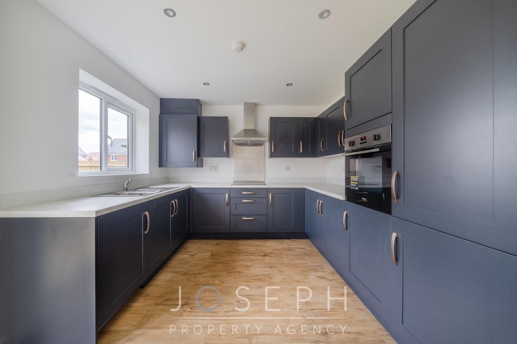 Emerald Avenue, Ipswich 3 bed detached house for sale £334,995