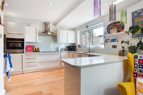 8 Lesley Close, Bexley, DA5 1LX
