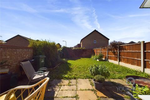 3 bedroom semi-detached house to rent, Hyde Close, Buckinghamshire MK16