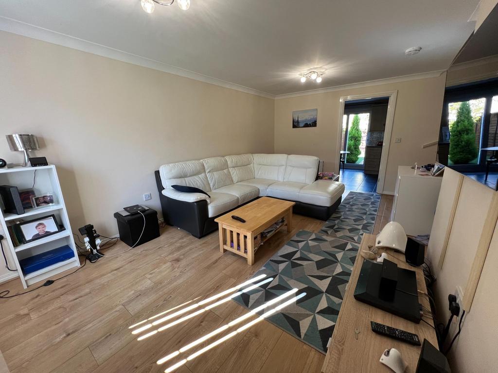 Wilks Road, Grantham, NG31 3 bed terraced house for sale £190,000