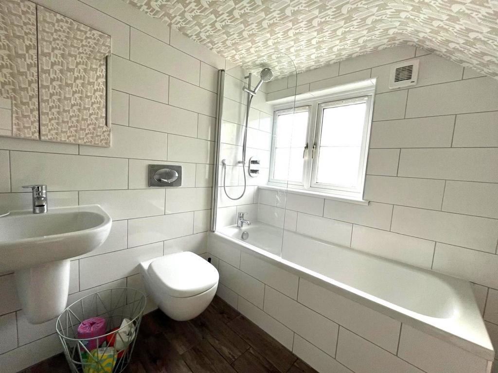 10 Craoghouse Avenue Bathroom