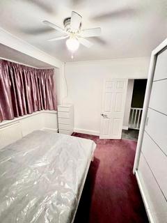 1 bedroom flat to rent, Lynton Avenue, Romford RM7