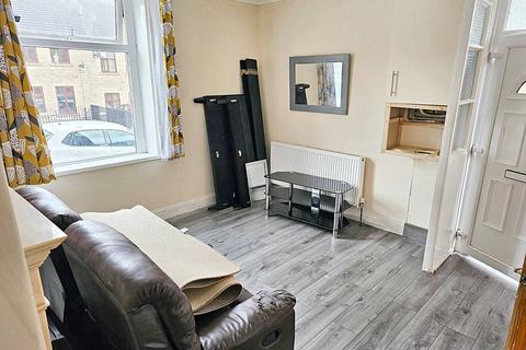 2 bedroom end of terrace house for sale, Calton Street, Keighley BD21