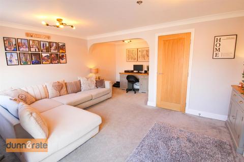 4 bedroom townhouse for sale, Hayeswood Grove, Stoke-on-Trent ST6