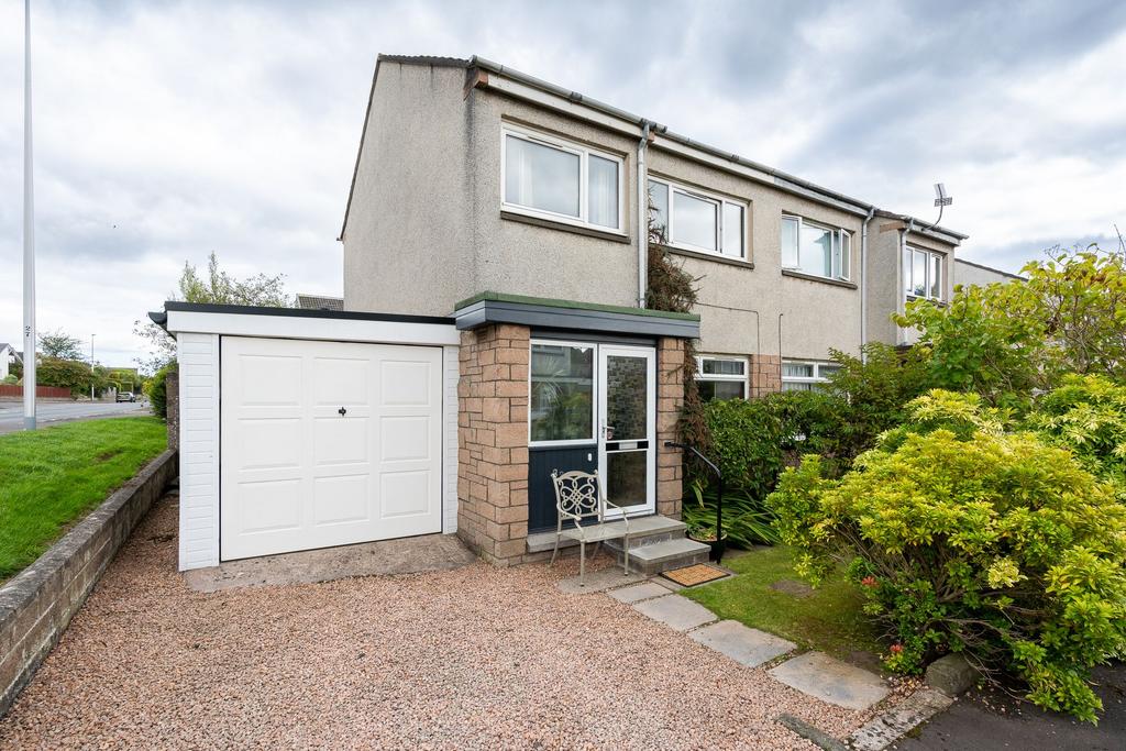 Portree Avenue, Broughty Ferry, DD5 3 bed property for sale £210,000