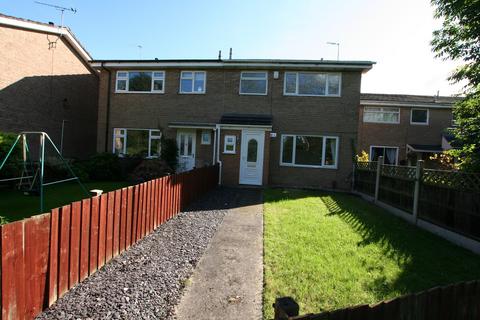 3 bedroom terraced house to rent, Carlton Crescent, Ellesmere Port, Cheshire. CH66