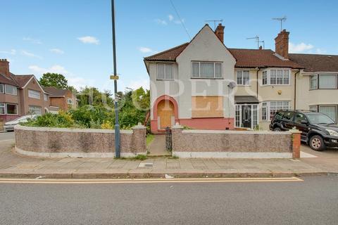 3 bedroom end of terrace house for sale, Tankridge Road, London, NW2