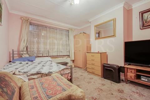 3 bedroom end of terrace house for sale, Tankridge Road, London, NW2