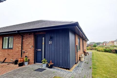 2 bedroom semi-detached bungalow to rent, The Poppyfields, Collingham