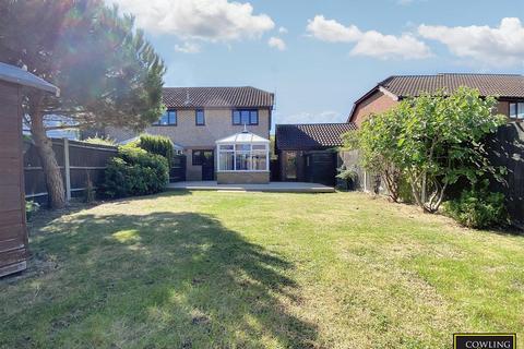 3 bedroom end of terrace house for sale, Sutherland Place, Wickford