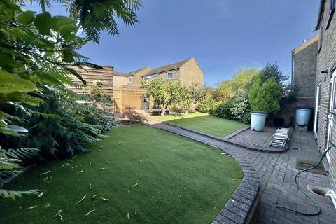 40 Dinglederry, Olney, MK46 5ES