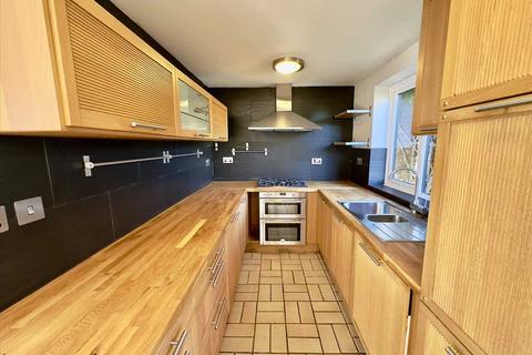 40 Dinglederry, Olney, MK46 5ES