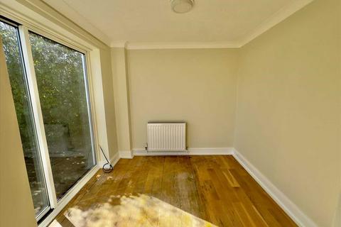 40 Dinglederry, Olney, MK46 5ES