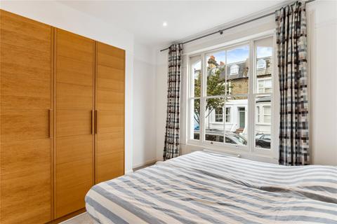 3 bedroom apartment for sale, Auckland Road, SW11