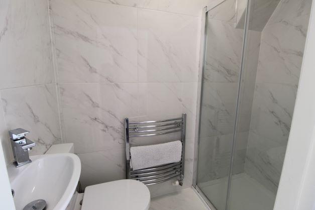 R En-Suite.jpg