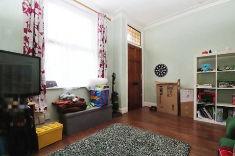 3 bedroom terraced house to rent, Colton Road, Armley, Leeds, West Yorkshire, LS12