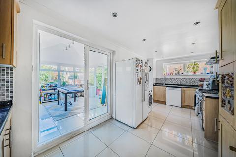 98 Metcalf Road, Ashford, TW15 1HA