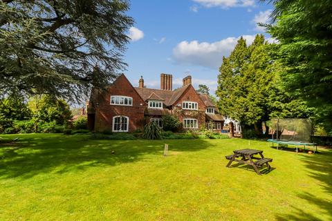 4 bedroom house for sale, Drews Park, Knotty Green, Beaconsfield, HP9