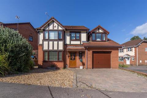 4 bedroom detached house for sale, Juniper Crescent, Cwmbran NP44