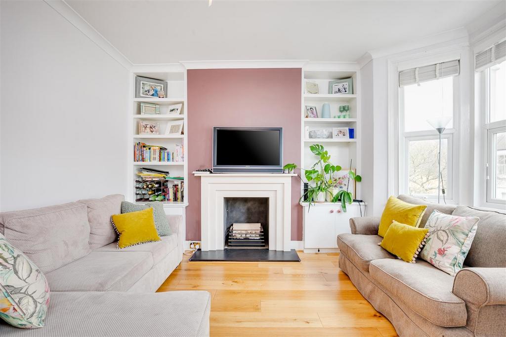 57a Eastbury Grove-8.jpg