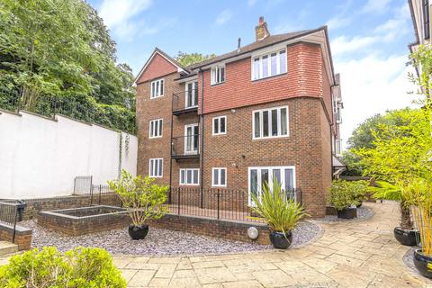 2 bedroom apartment for sale, Braconhyrst, Roxborough Park, Harrow on the Hill