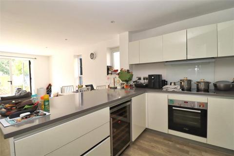 4 bedroom end of terrace house to rent, Sycamore Avenue, Woking GU22