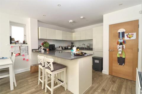 4 bedroom end of terrace house to rent, Sycamore Avenue, Woking GU22