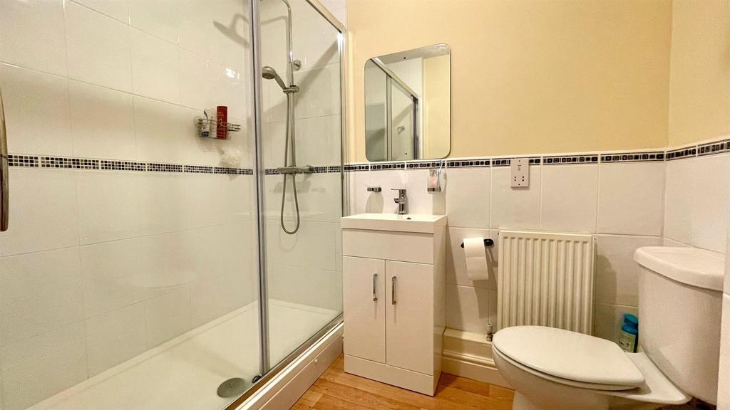 3 piece shower room