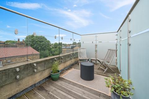 37b Ryde Vale Road, London, SW12 9JQ