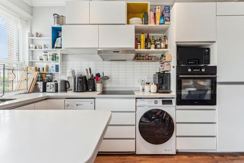 37b Ryde Vale Road, London, SW12 9JQ