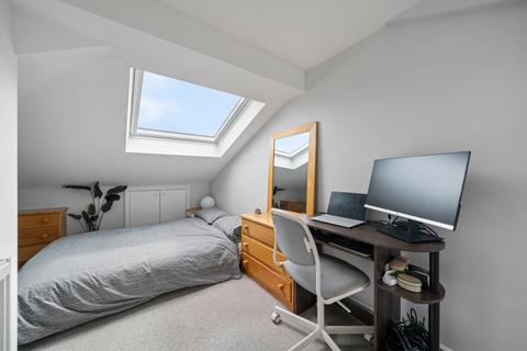 37b Ryde Vale Road, London, SW12 9JQ