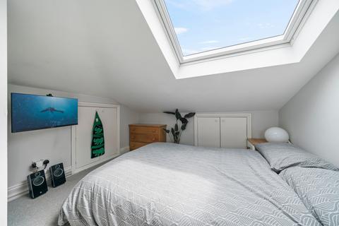 37b Ryde Vale Road, London, SW12 9JQ