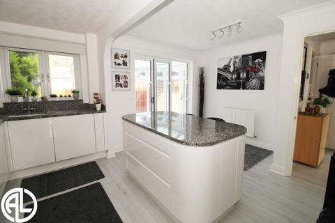 3 bedroom semi-detached house for sale, Furlay Close, Letchworth Garden City, SG6 4YL