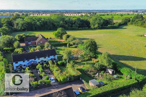 2 bedroom cottage for sale, Reedham Road, Norwich NR13