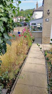 3 bedroom semi-detached house to rent, Grange Road, Riddlesden BD20