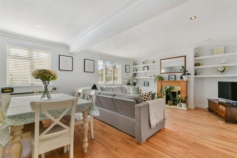 67 Mount Road, Mitcham, CR4 3EZ