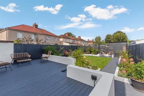 67 Mount Road, Mitcham, CR4 3EZ