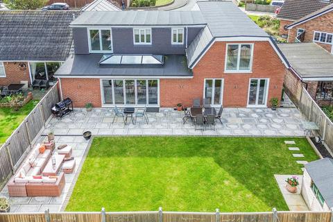 4 bedroom semi-detached house for sale, Garstang Road, Southport PR9