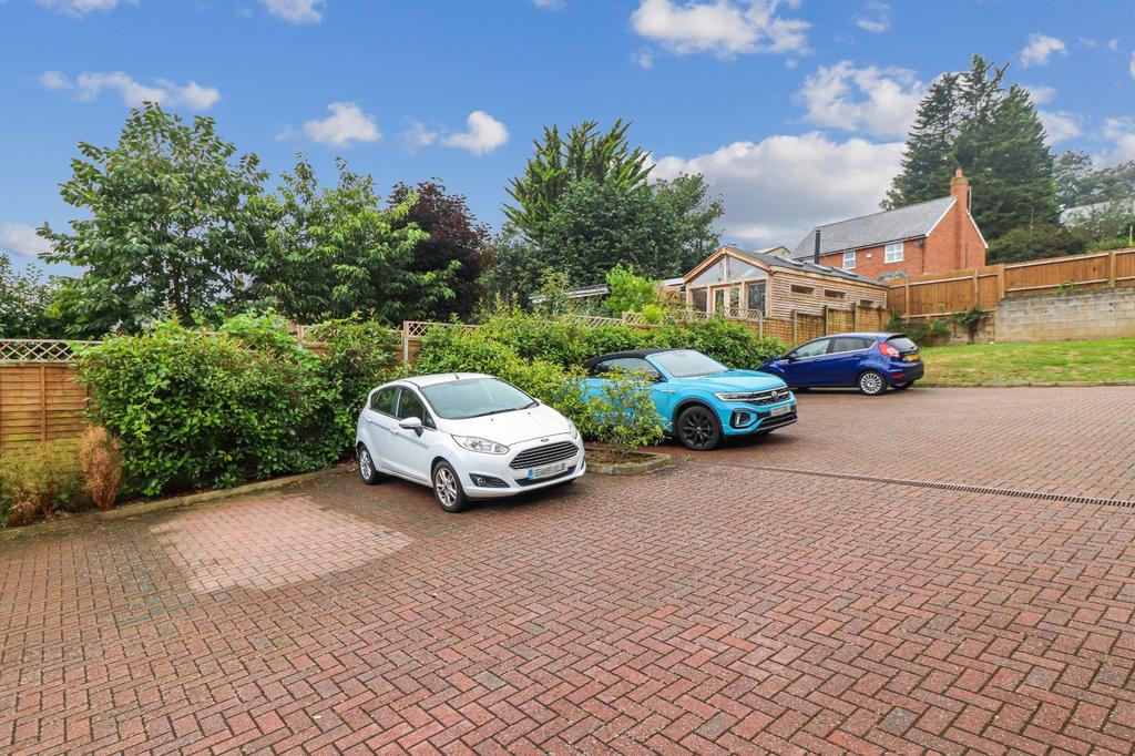 Addison Road, Chesham... 2 bed apartment for sale £290,000