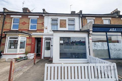 Shop to rent, Pelham Road South, Gravesend, Kent