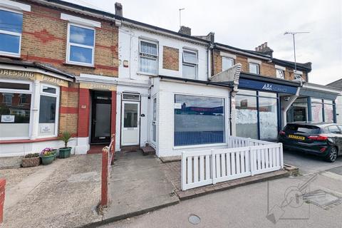 Shop to rent, Pelham Road South, Gravesend, Kent