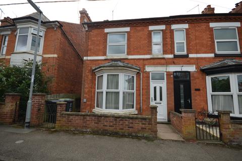 2 bedroom end of terrace house to rent, Harcourt Street, Raunds