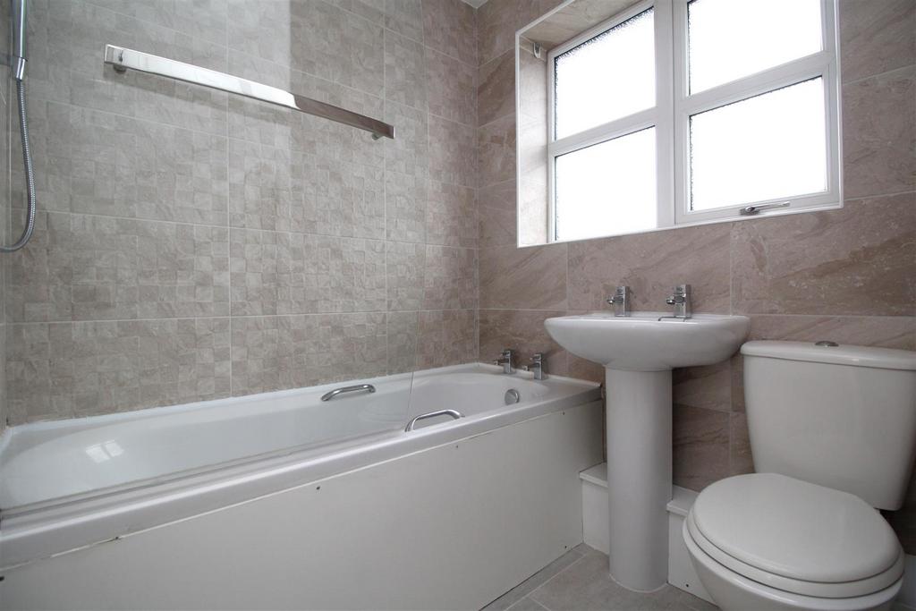 Bathroom.JPG