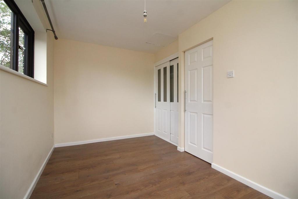 Bedroom 1 .JPG