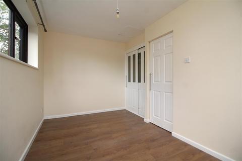 38b Wainwright, Werrington, Peterborough, PE4 5AG