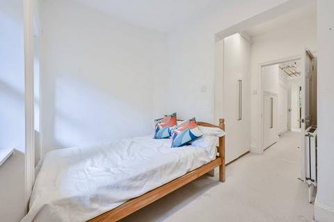 2 bedroom flat for sale, Highbury Crescent, Islington, London, N5