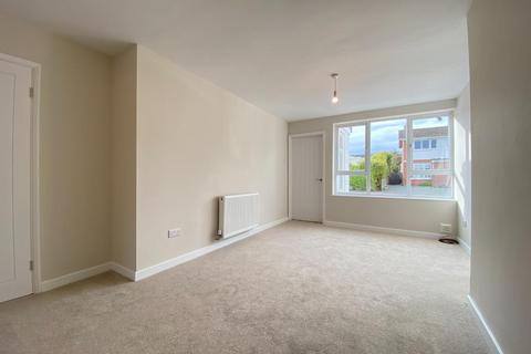 3 bedroom terraced house for sale, Rivermead Drive, Tiddington