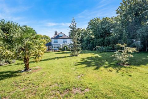 6 bedroom detached house for sale, Burdon Lane, Cheam