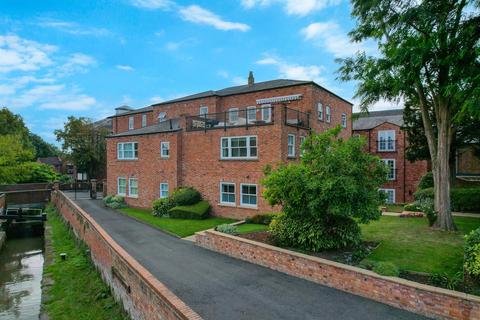 2 bedroom ground floor flat for sale, Olivers Lock, Payton Street, Stratford-Upon-Avon